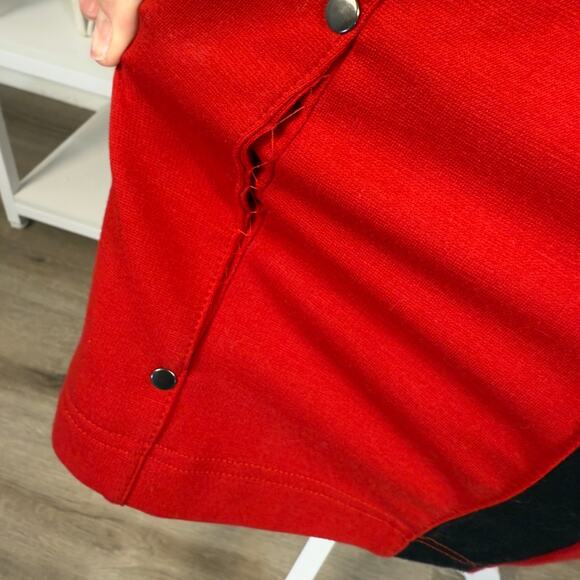 Weekends by Chico's Women's Size XS Red and Black Zip Up Vest #3404 - Picture 3 of 6